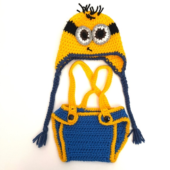 Handmade Crocheted Minion Hat Set- Newborn photos outfit - Picture 1 of 6